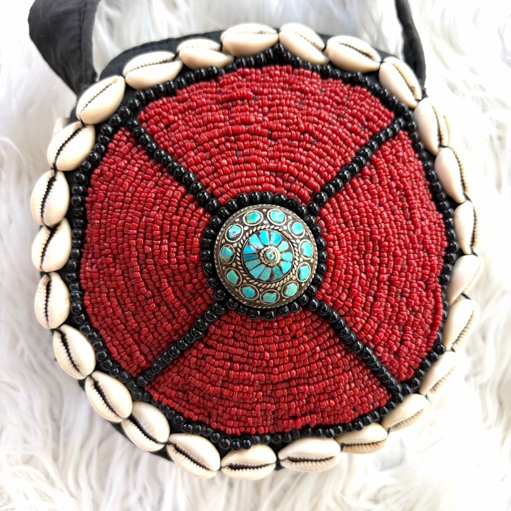 Red and Black Crossbody coral beaded Bag with Shell Accents - Picture 2 of 8